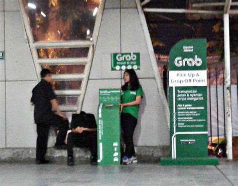 Grab pick up point stasiun gubeng  Sementara penumpang yang berangkat dari Stasiun Pasar Turi Surabaya sebanyak 4